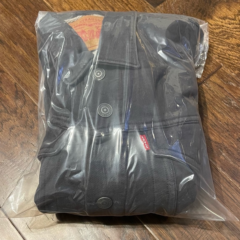 Levi’s Button Soft Shell Trucker Jacket - Picture 10 of 10